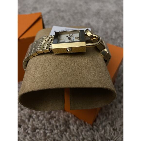 Tory Burch Bracelet Goldstone Watch NIB - Picture 3 of 10